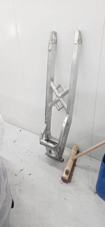 Verlengde achterbrug yamaha yzf r6 1999-2001 beschikbaar voor biedingen