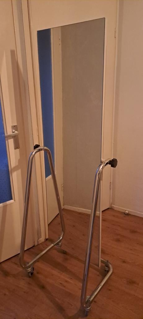 Chromen, verrijdbare, kantelbare, professionele pas spiegel, Ophalen, Zo goed als nieuw, Rechthoekig, Minder dan 50 cm