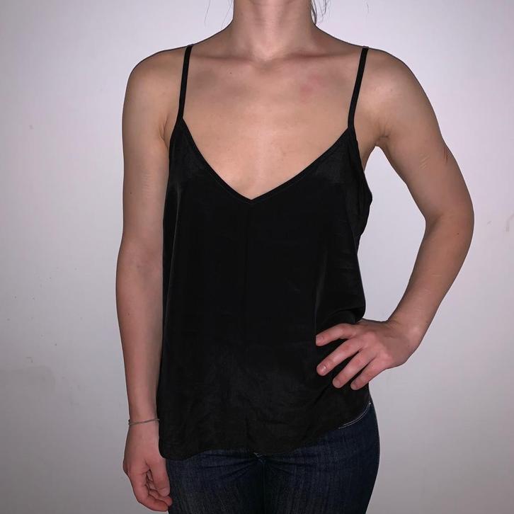 NIEUW: Satijnen ASOS petite top/singlet maat 34/36., Kleding | Dames, Tops, Nieuw, Maat 36 (S), Zwart, Zonder mouw, Verzenden