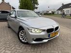 BMW 3-serie 320i Leder,Xenon, Camera, Navigatie, Achterwielaandrijving, Euro 6, 4 cilinders, Leder en Stof