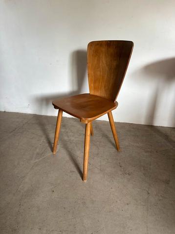 Vintage Houten Stoel beschikbaar voor biedingen