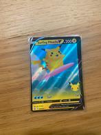 Surfing Pikachu V - Pokémon Kaart Misprint, Hobby en Vrije tijd, Verzamelkaartspellen | Pokémon, Ophalen of Verzenden, Zo goed als nieuw