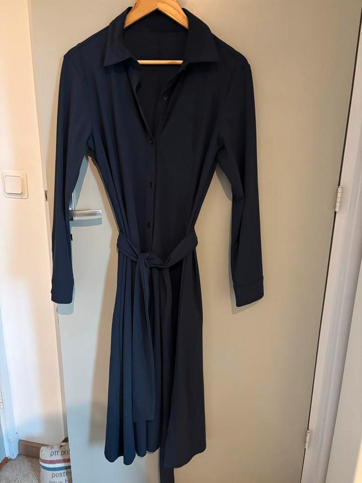 Jurk travelstof, LaDress stijl, Kleding | Dames, Jurken, Zo goed als nieuw, Maat 38/40 (M), Blauw, Knielengte, Ophalen of Verzenden
