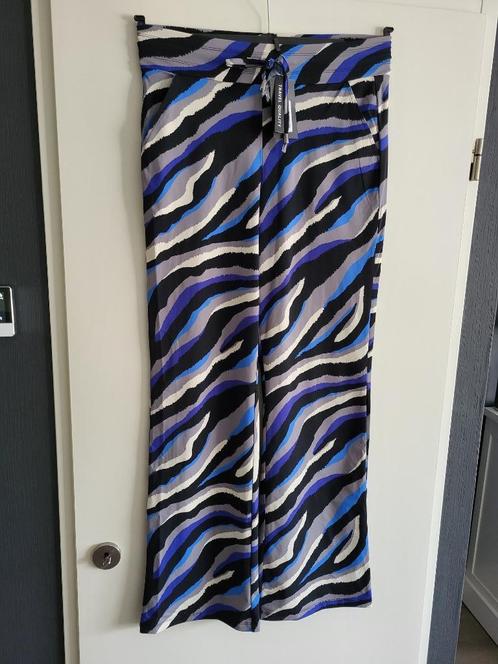 Mi Piace travelstof straight leg maat M, Kleding | Dames, Broeken en Pantalons, Nieuw, Maat 38/40 (M), Blauw, Lang, Ophalen of Verzenden