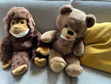 Knuffels:  grote aap en grote beer €5 per stuk  beschikbaar voor biedingen