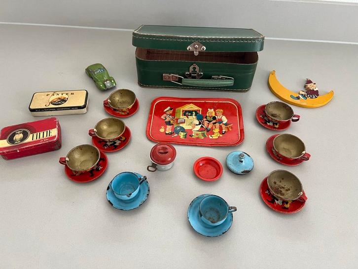 Vintage speelgoed theeservies in koffer, Antiek en Kunst, Antiek | Speelgoed, Ophalen of Verzenden