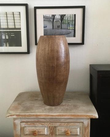 Hoge Bruine Vaas 52x23 cm beschikbaar voor biedingen