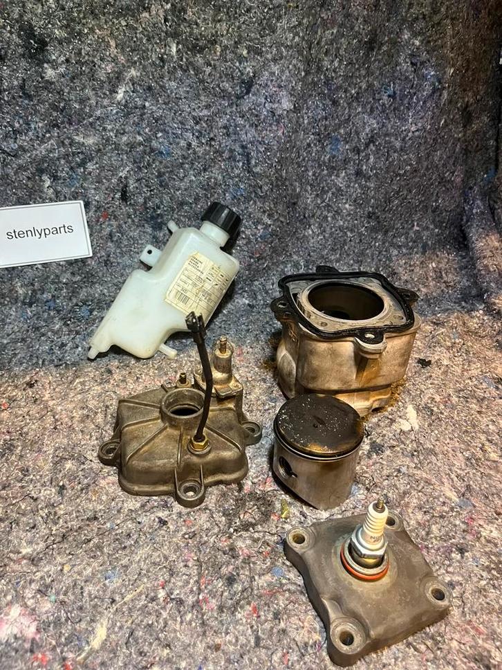 LC 172 Malossi Cilinder stage 1, Fietsen en Brommers, Brommeronderdelen | Scooters, Zo goed als nieuw, Piaggio, Uitlaat, Ophalen of Verzenden