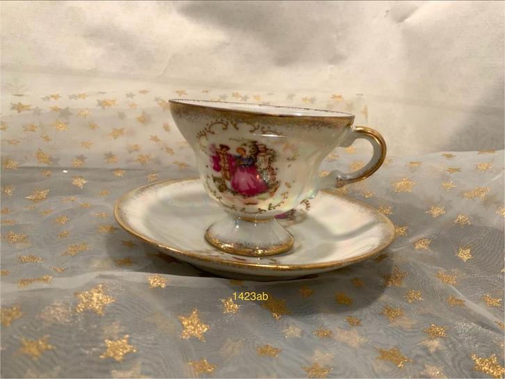 Vintage Theekop en Schotel met Gouden Details, Antiek en Kunst, Antiek | Porselein, Ophalen of Verzenden