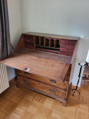 Antieke eiken secretaire bureau – karakteristiek & degelijk beschikbaar voor biedingen