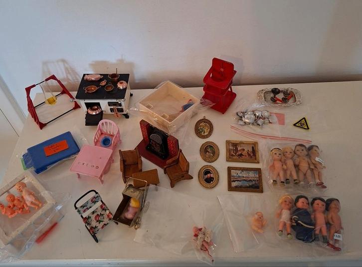 Poppenhuis spulletjes., Verzamelen, Poppenhuizen en Toebehoren, Poppenhuis, Ophalen of Verzenden
