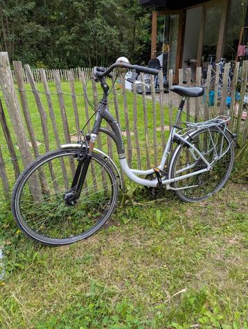 Damesfiets beschikbaar voor biedingen