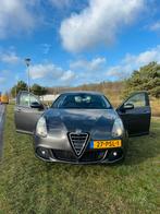 Zeer mooie Alfa Romeo Giulietta 1.4 Turbo 170PK, Auto's, Origineel Nederlands, Te koop, Zilver of Grijs, 5 stoelen
