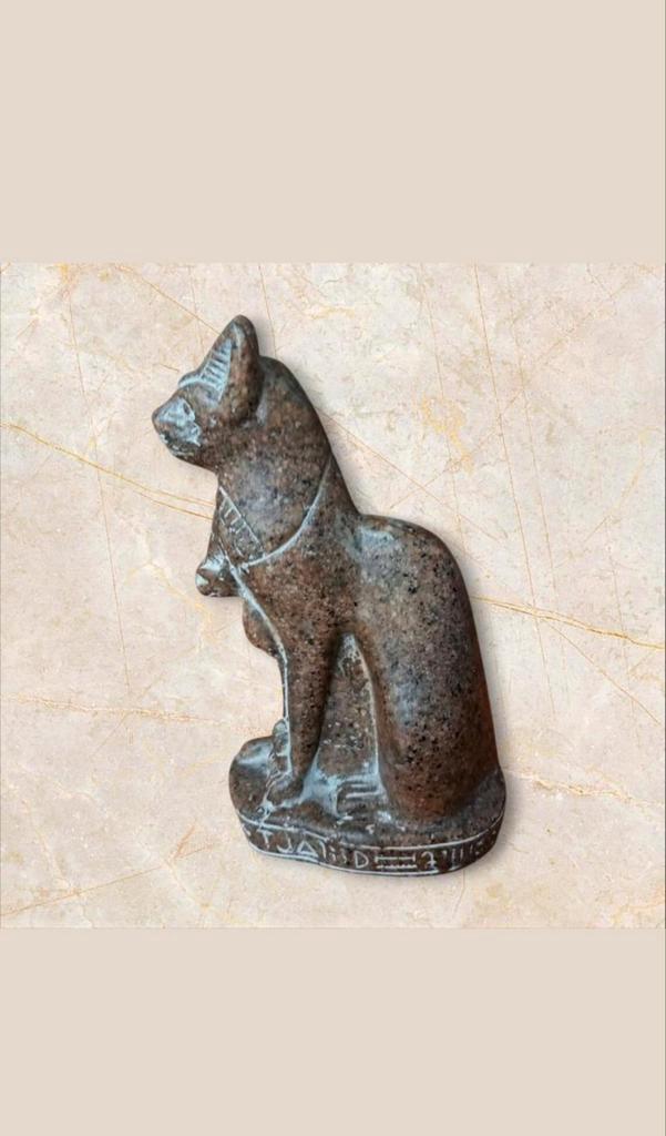 Vintage Egyptisch Bastet Beeld van Steen, Antiek en Kunst, Kunst | Beelden en Houtsnijwerken, Ophalen of Verzenden