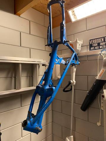 Honda mb8 frame met delen opnieuw gespoten 2k beschikbaar voor biedingen