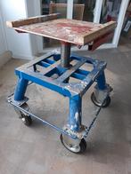 Verstelbare metalen bok op wielen, Ophalen