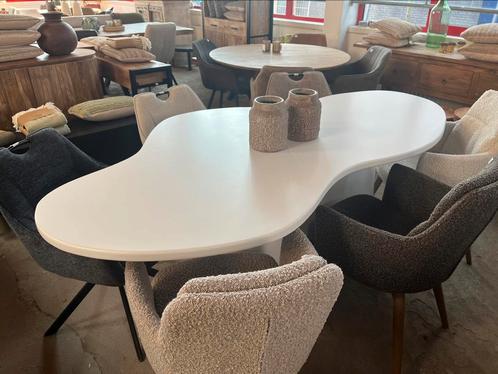 Magazijn leegverkoop eettafel organisch model wit beton look, Huis en Inrichting, Woonaccessoires | Overige, Nieuw, Ophalen of Verzenden