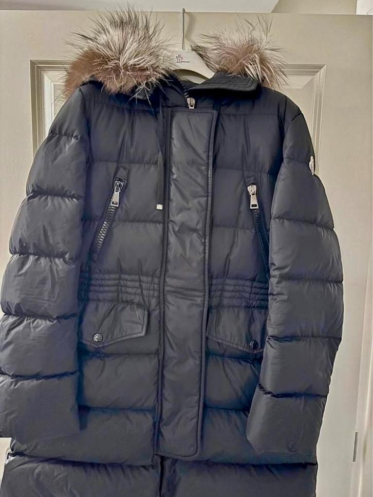 Originele Moncler dames winterjas met bontkraag, Kleding | Dames, Jassen | Winter, Zo goed als nieuw, Maat 36 (S), Zwart, Ophalen of Verzenden