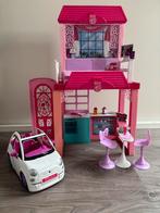 Barbiehuis met auto, paard en accessoires. Poppenhuis., Ophalen, Gebruikt, Poppenhuis