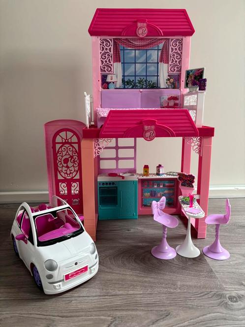 Barbiehuis met auto, paard en accessoires. Poppenhuis., Kinderen en Baby's, Speelgoed | Poppenhuizen, Gebruikt, Poppenhuis, Ophalen