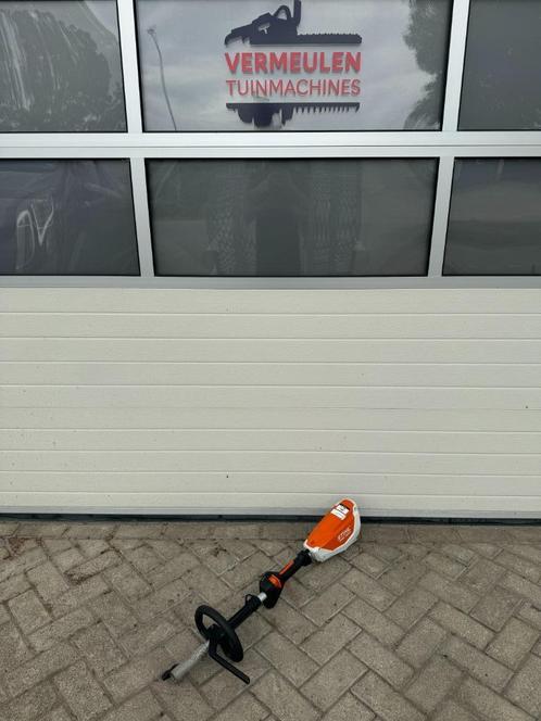 Stihl KMA130R combimachine, Tuin en Terras, Hand-tuingereedschap, Zo goed als nieuw, Overige soorten, Ophalen of Verzenden