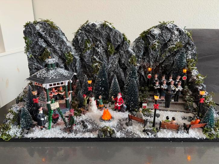 Kerstdorp met leger des Heils koor, muziek en verlichting, Diversen, Kerst, Nieuw, Ophalen