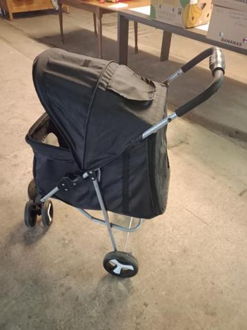 Hondenbuggy, gebruikt maar in goede staat beschikbaar voor biedingen