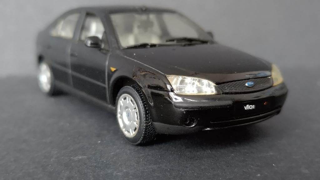 Ford Mondeo Hatchback black 1:43 Minichamps Pol, Auto, Verzenden, Nieuw, Info@minichamps.de