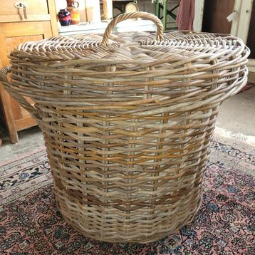 Brocante grote ronde mand, wasmand, speelgoedmand beschikbaar voor biedingen