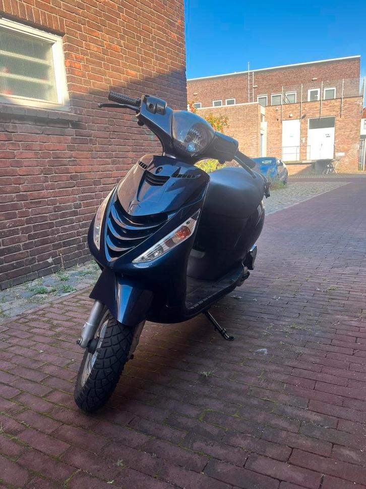 Piaggio Zip 2t, Fietsen en Brommers, Scooters | Piaggio, Gebruikt, Zip, Maximaal 45 km/u, Tweetakt, Ophalen