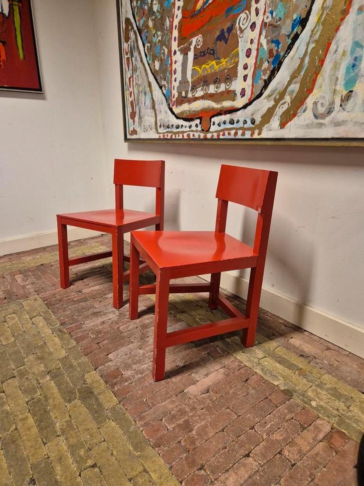 Atelier Van Lieshout x Moooi Designstoelen – Origineel!, Huis en Inrichting, Stoelen, Gebruikt, Twee, Hout, Rood, Ophalen