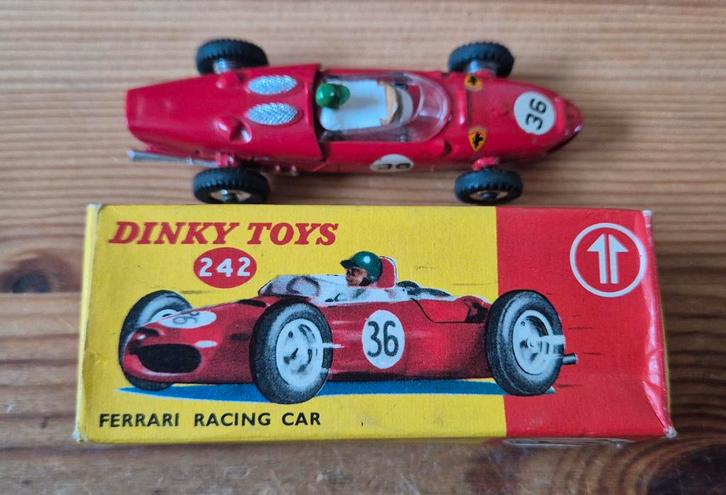 Dinky Toys Ferrari racing car 242, Hobby en Vrije tijd, Modelauto's | 1:43, Gebruikt, Auto, Overige merken, Ophalen of Verzenden