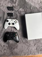 Xbox One S 1TB - Met 2 controllers, Met 2 controllers, Xbox One S, Ophalen of Verzenden, Zo goed als nieuw
