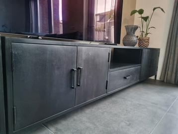 2x Livingfurn Kala TV-meubels – Mangohout & Zwart Staal  beschikbaar voor biedingen