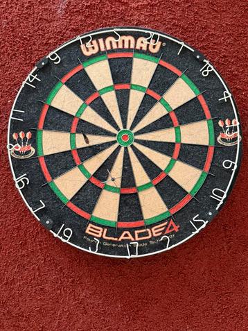 Winmauw blade 4 dartbord professioneel kwaliteitsbord beschikbaar voor biedingen