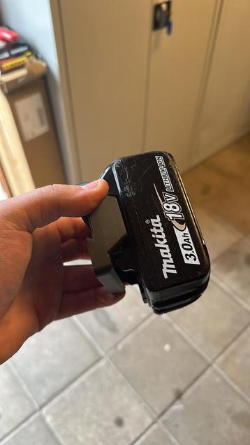 Makita accuhouder beschikbaar voor biedingen