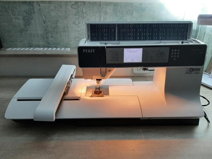Borduur- / naaimachine Pfaff Creative 2.0 koop, Hobby en Vrije tijd, Naaimachines en Toebehoren, Gebruikt, Naaimachine, Pfaff