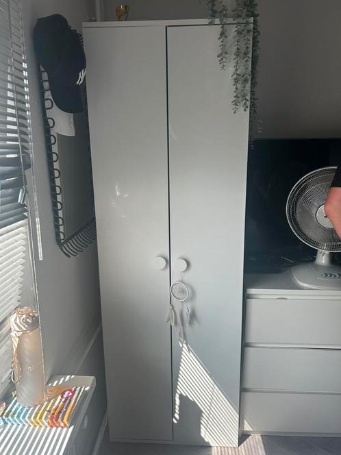 Godishus kledingkast, Huis en Inrichting, Kasten | Kledingkasten, Zo goed als nieuw, 150 tot 200 cm, 50 tot 75 cm, Ophalen