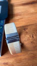 Armband met zilveren sluiting, Ophalen of Verzenden, Zo goed als nieuw, Beige, Overige materialen