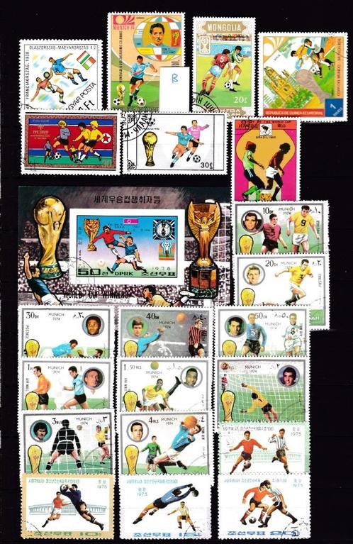 9070) voetbal ca 22x, Postzegels en Munten, Postzegels | Thematische zegels, Sport, Ophalen of Verzenden