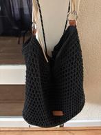 Zwarte Gehaakte Schoudertas, Sieraden, Tassen en Uiterlijk, Tassen | Damestassen, Ophalen of Verzenden, Zo goed als nieuw, Zwart