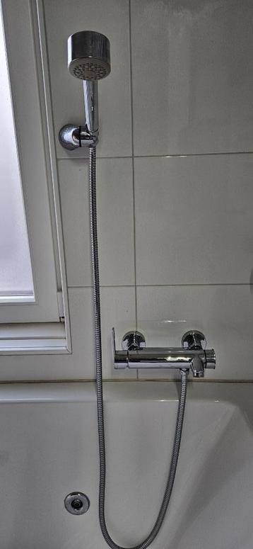 Chromen badmengkraan beschikbaar voor biedingen