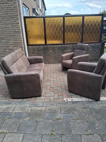 Te koop een mooie nette Bank 2,5-zits + 2 Fauteuils  beschikbaar voor biedingen