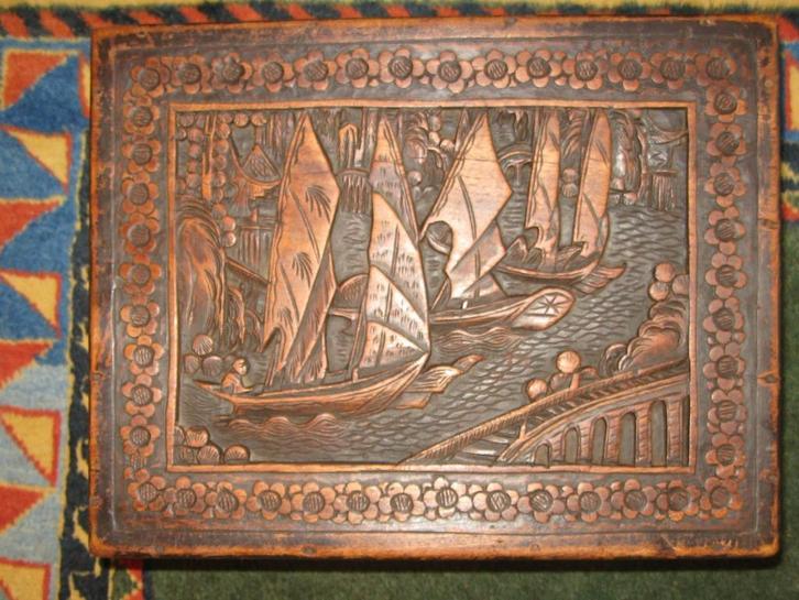Indonesisch & Chinese kist handsnijwerk met Jonks, Huis en Inrichting, Woonaccessoires | Kisten, Gebruikt, Minder dan 50 cm, Minder dan 50 cm