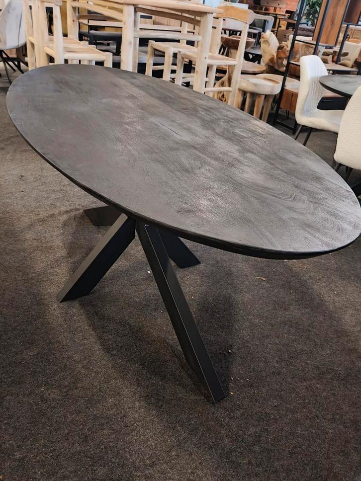 Ovale eetkamertafel zwart (outlet), Huis en Inrichting, Tafels | Eettafels, Nieuw, 100 tot 150 cm, 150 tot 200 cm, Ovaal, Ophalen