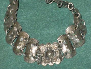 Zilveren armbandje van ca. 1900 beschikbaar voor biedingen