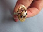 Antieke ring in 8 karaat goud met granaat steen en parel, Sieraden, Tassen en Uiterlijk, Antieke sieraden, Goud, Ophalen of Verzenden