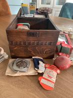 Naaidoos antiek met inhoud., Ophalen of Verzenden