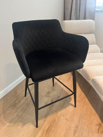 Barstoel Nieuwprijs €190 velvet suede zwart beschikbaar voor biedingen