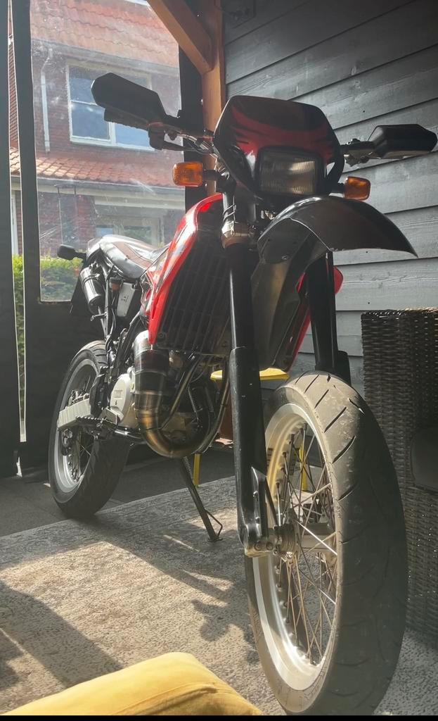 Aprilia mx 50 *GEREVISEERD EN ZELDZAAM*, Fietsen en Brommers, Brommers | Derbi, Zo goed als nieuw, Maximaal 45 km/u, Ophalen of Verzenden